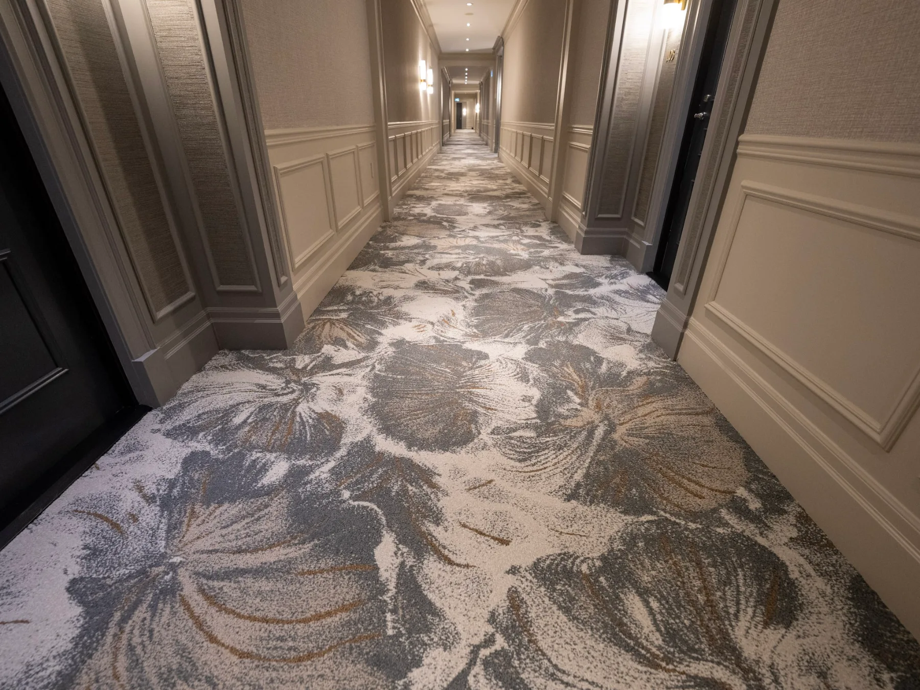 Corridors de copropriété au 21 Burkebrook Place, Toronto, photo 6 de 12