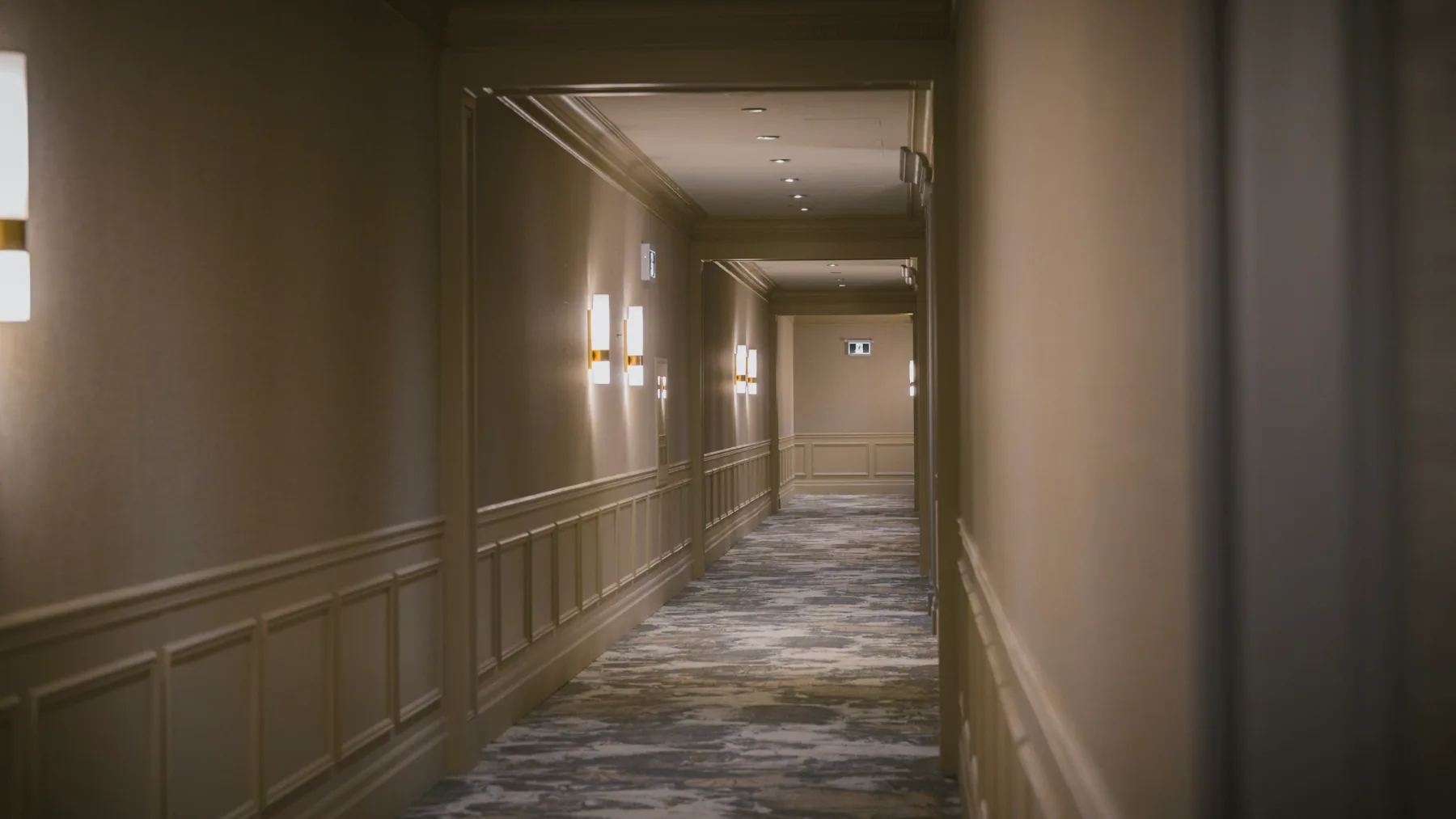 Corridors de copropriété au 21 Burkebrook Place, Toronto, photo 11 de 12