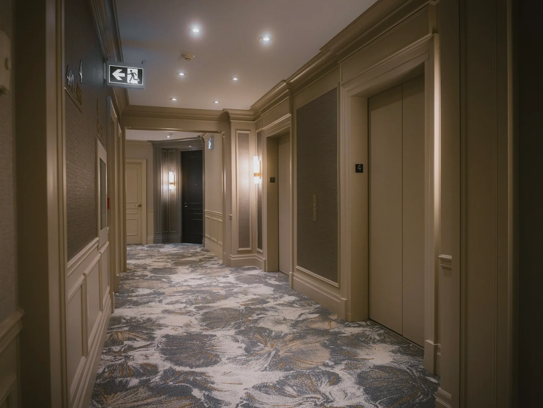 Corridors de copropriété au 21 Burkebrook Place, Toronto, photo 12 de 12