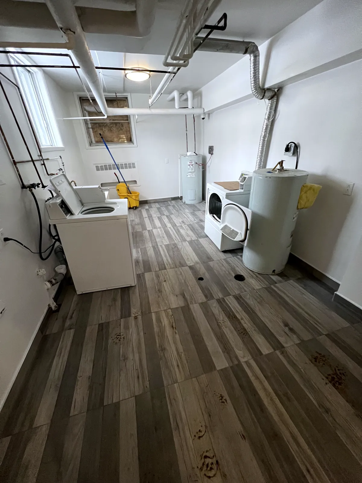 Delmar and Hearne laundry rooms, Montréal, photo 4 of 10