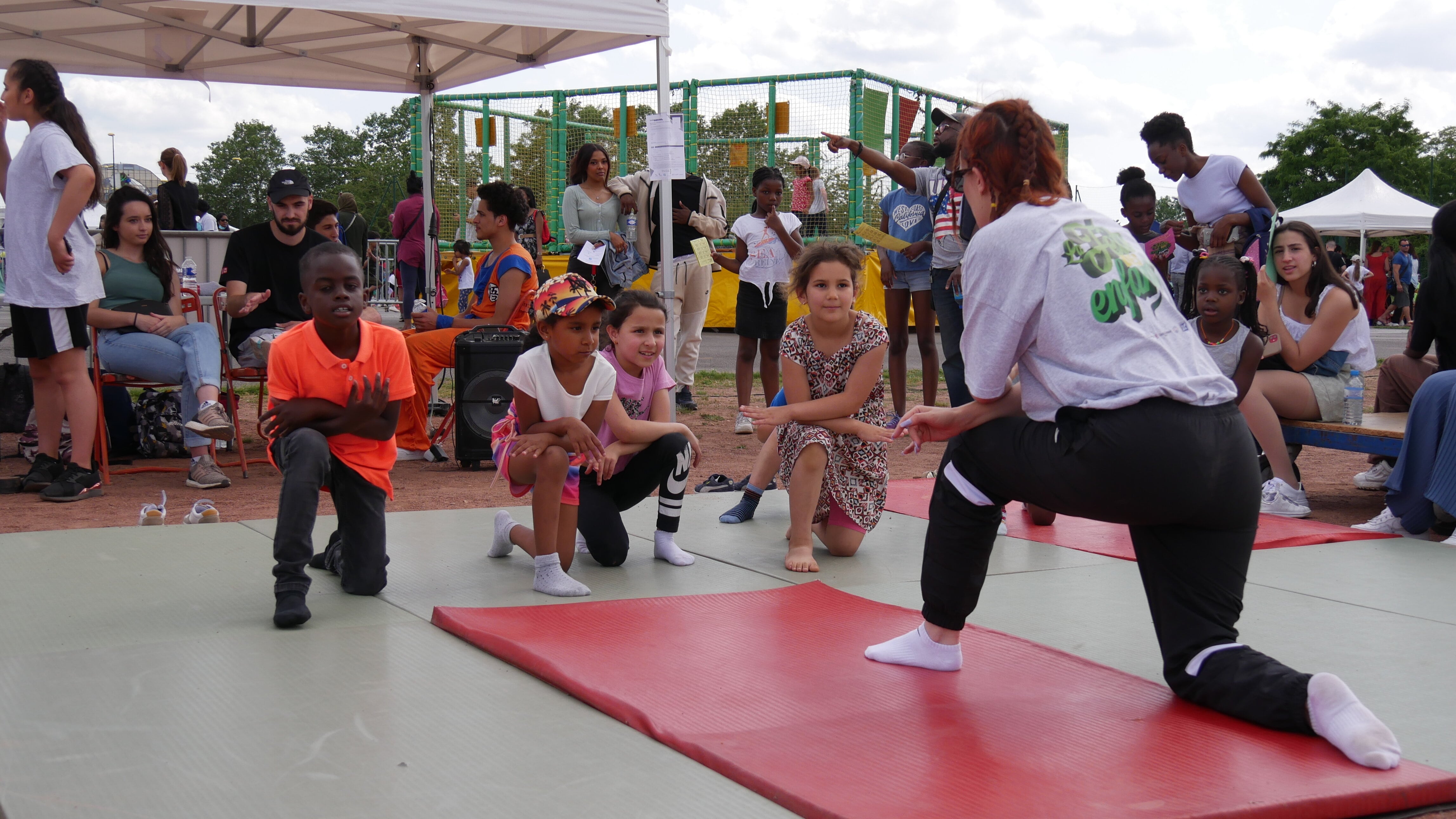 Danseuse d'Expressions Urbaines en démonstration à la Fête des enfants de Chelles