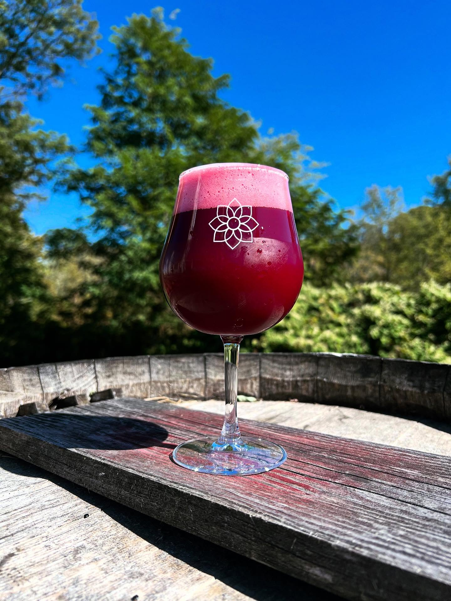 Instagram social icon, it can be clicked to reach the Caius Farm Brewery Instagram page.