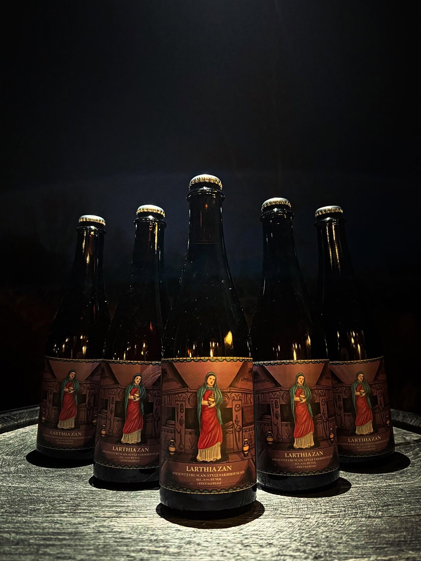 Instagram social icon, it can be clicked to reach the Caius Farm Brewery Instagram page.