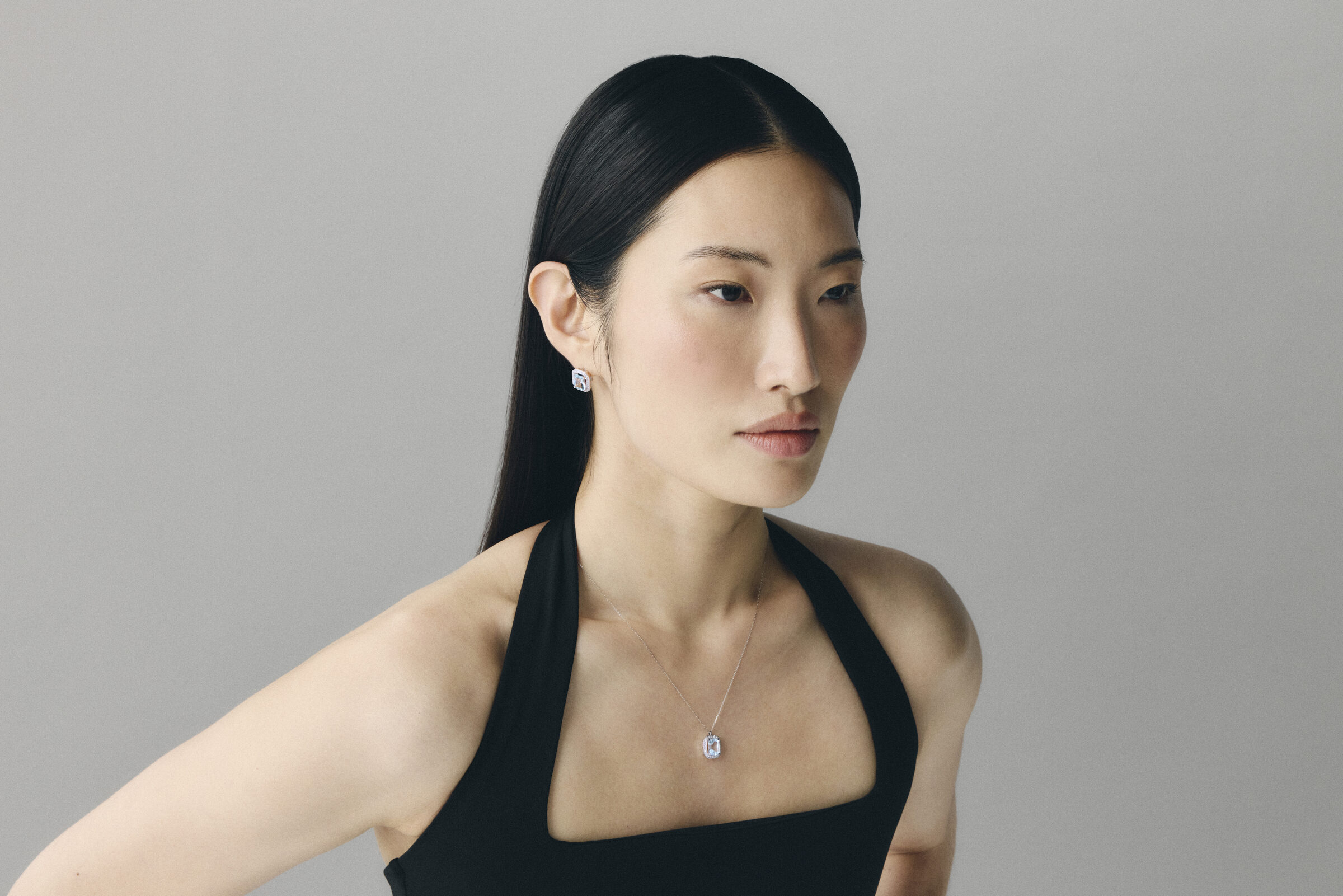 Editorial TIMELESS BONDS