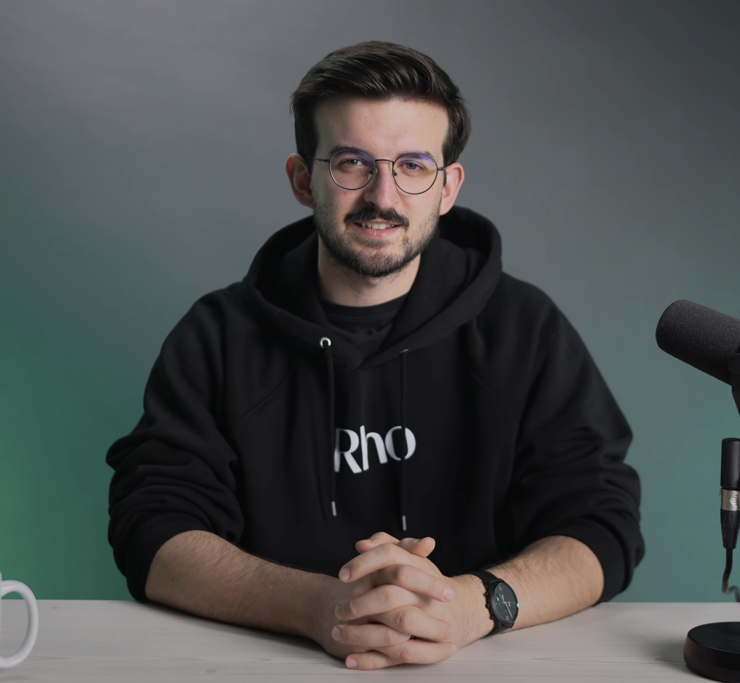 Videodeck spokesperson on a green set