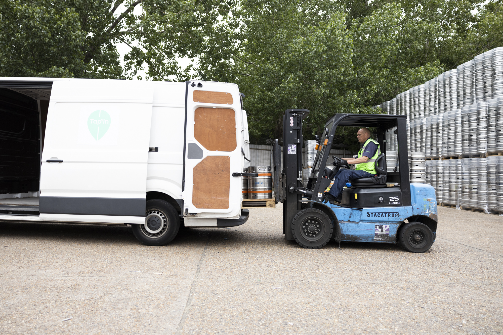 Tap'in 3PL van being loaded with kegs by forklift