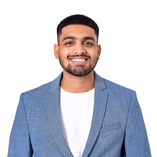 Professional accountant specializing in daily bookkeeping and financial reconciliation services