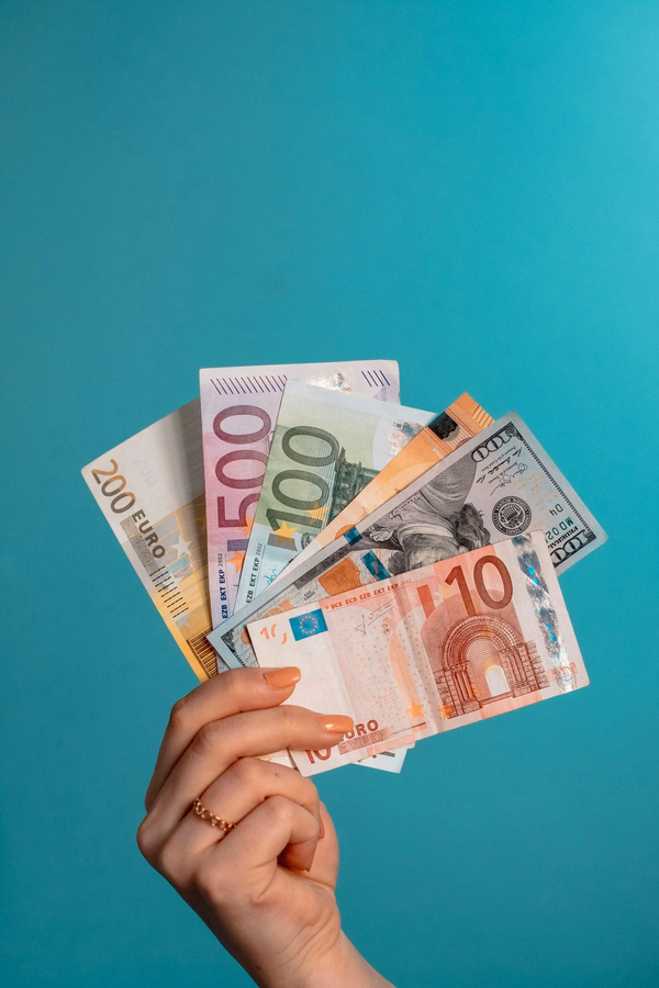 Multi-currency Salesforce feature: a comprehensive setup guide for global sales teams