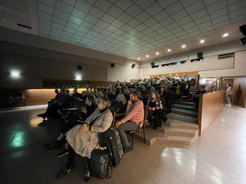 Plný kinosál Národního technického muzea