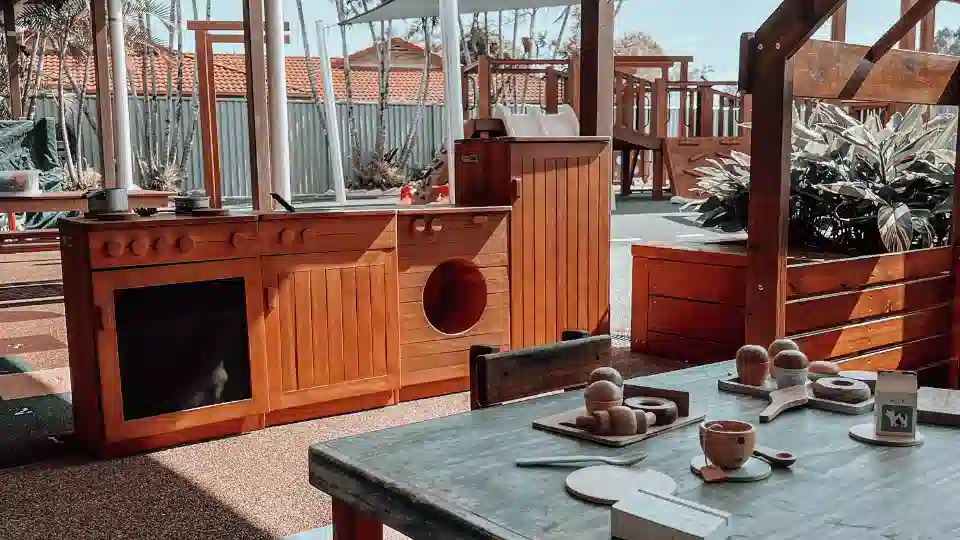 a photo of outdoor kitchen