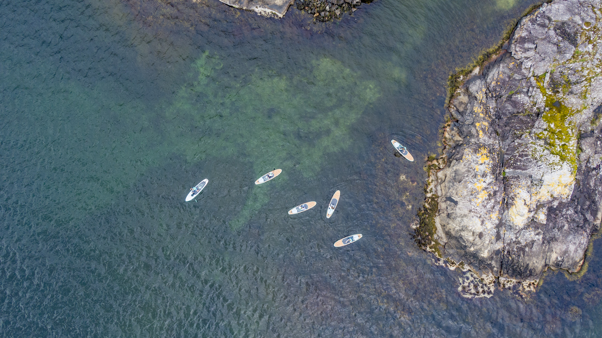 Møte mellom tre personar