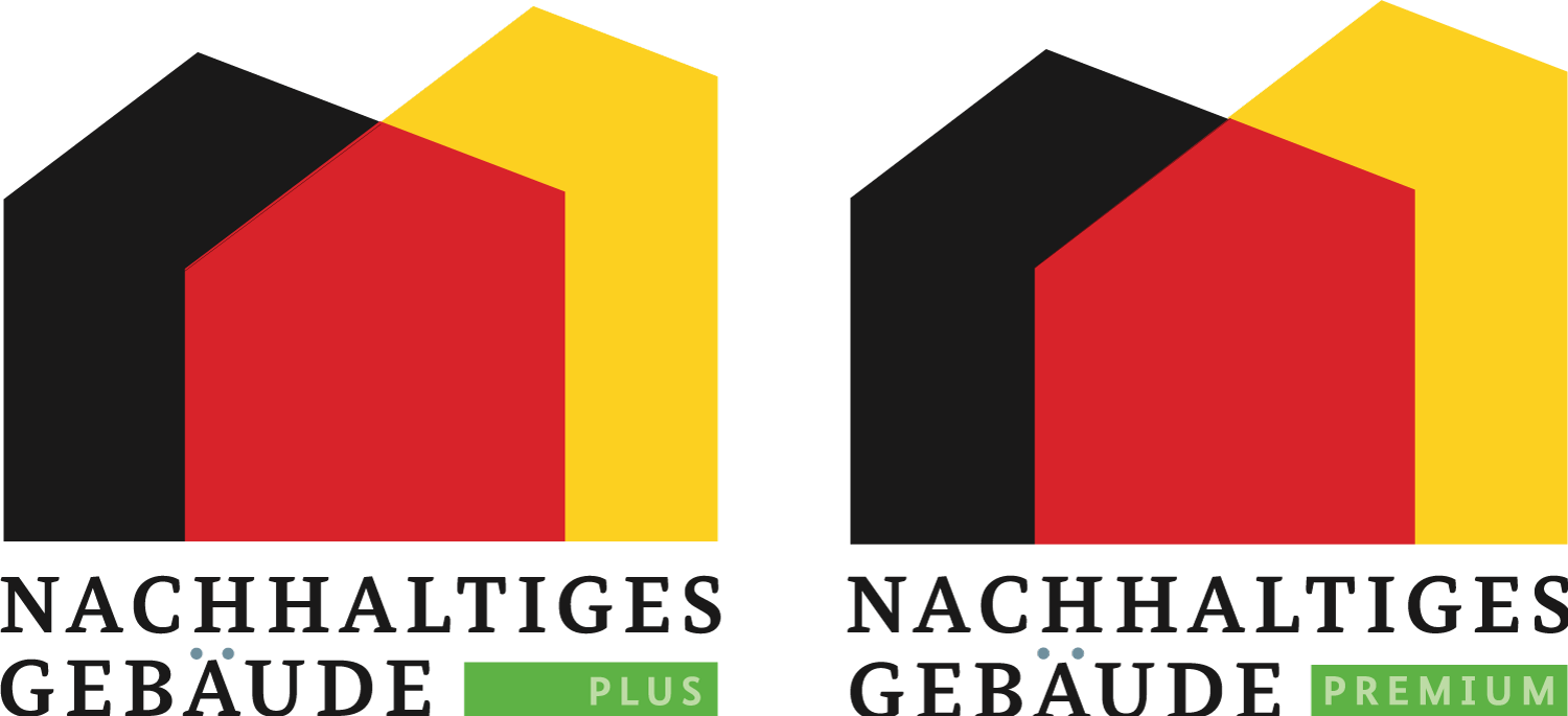 Abbildung der beiden QNG-Zertifizierungen: Nachhaltiges Gebäude Plus und Nachhaltiges Gebäude Premium