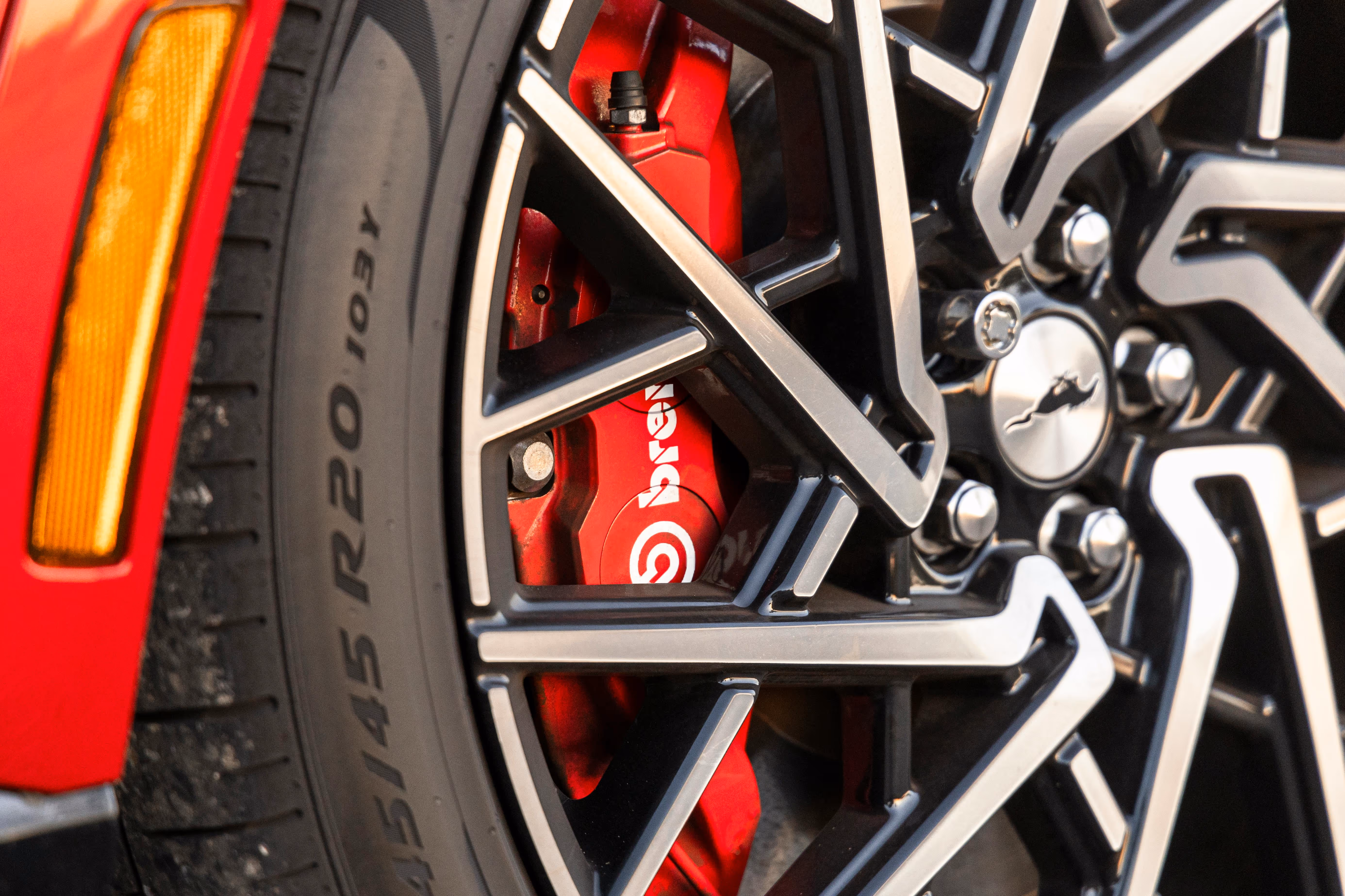 Wheel Impression & Tire Fitment: Complete Guide to Perfect Tire Sizing
