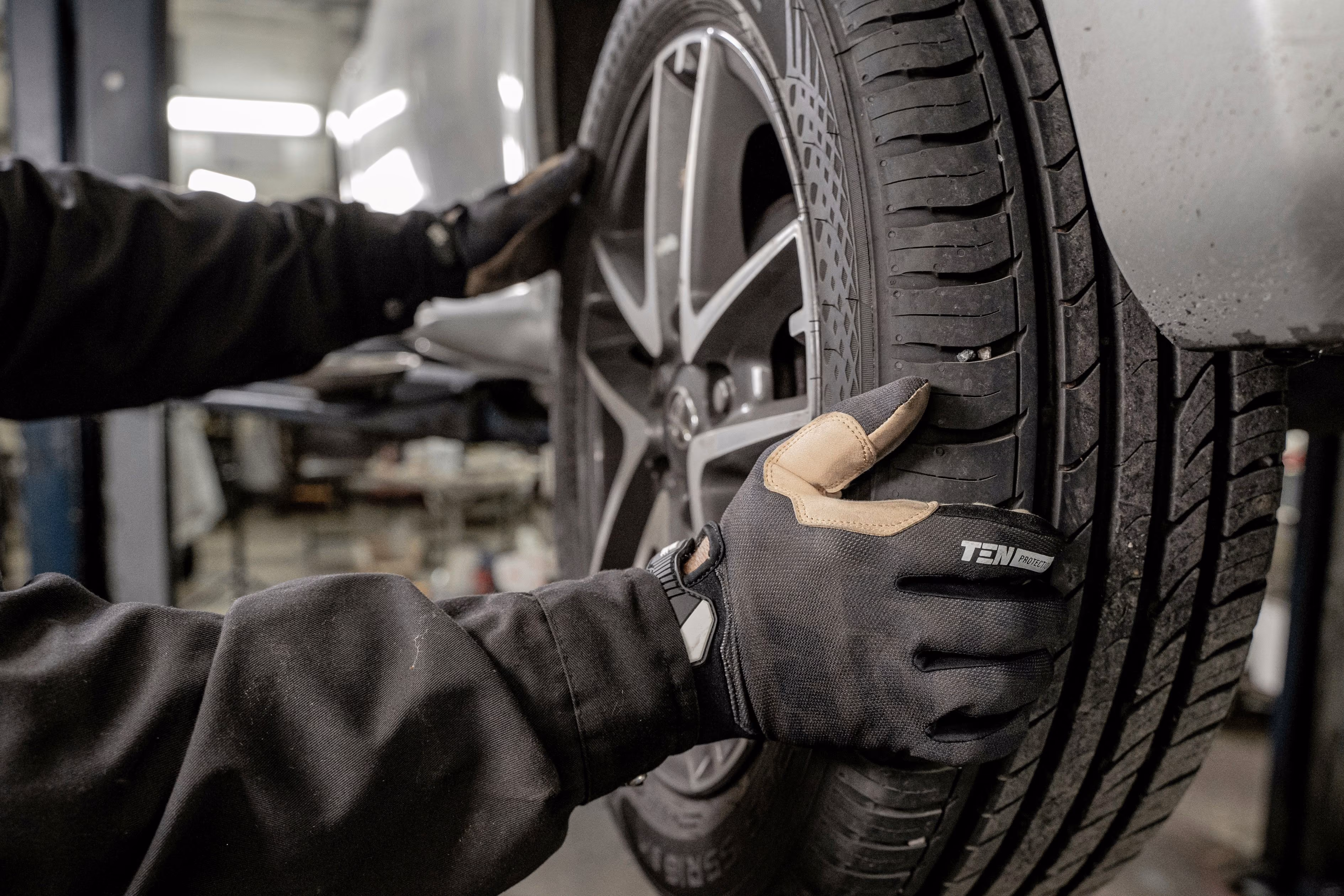 Tire Load Index & Speed Rating Calculator: Complete Vehicle Safety Guide