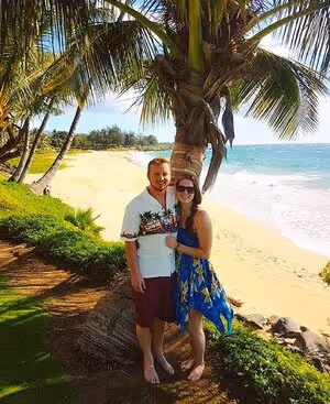 a couple in kihei maui hawaii Photo courtesy @jessvanl 
