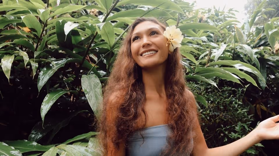 Singer Namaka Cosma at The Hale Pau Hana.