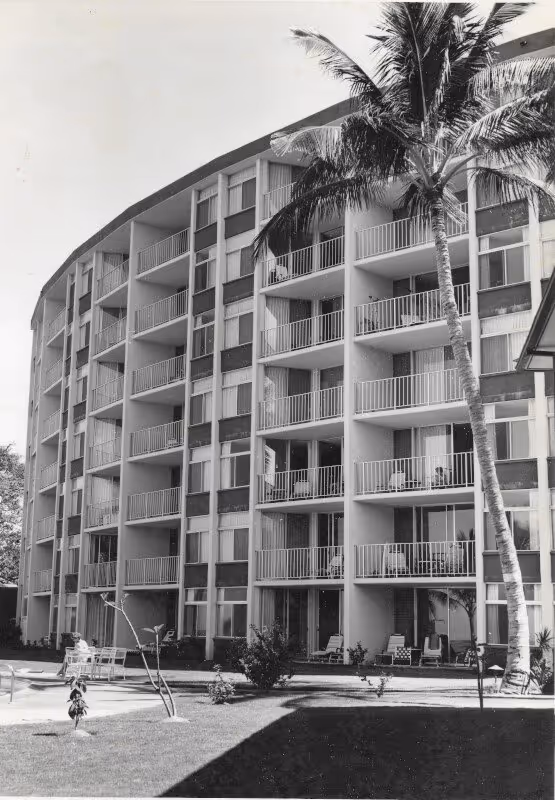 Maui History, Kihei. Tower Condo Units 1972 Photo courtesy @thehalepauhana