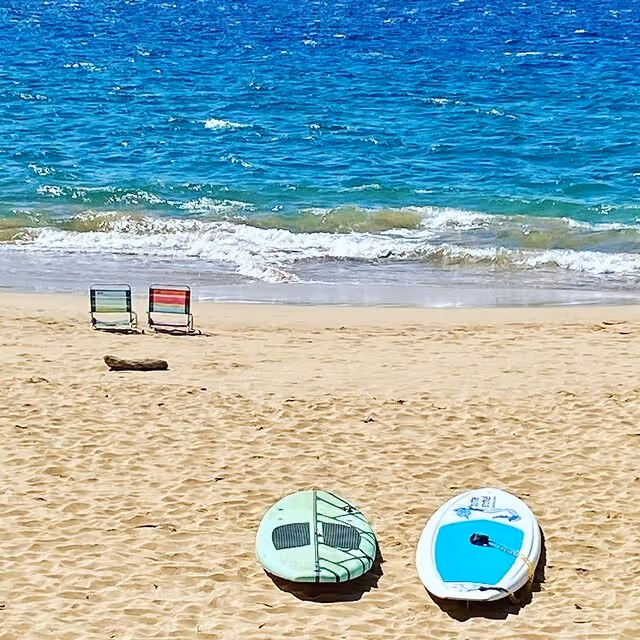 Relaxing beach on Maui Photo courtesy @carolannrobertson