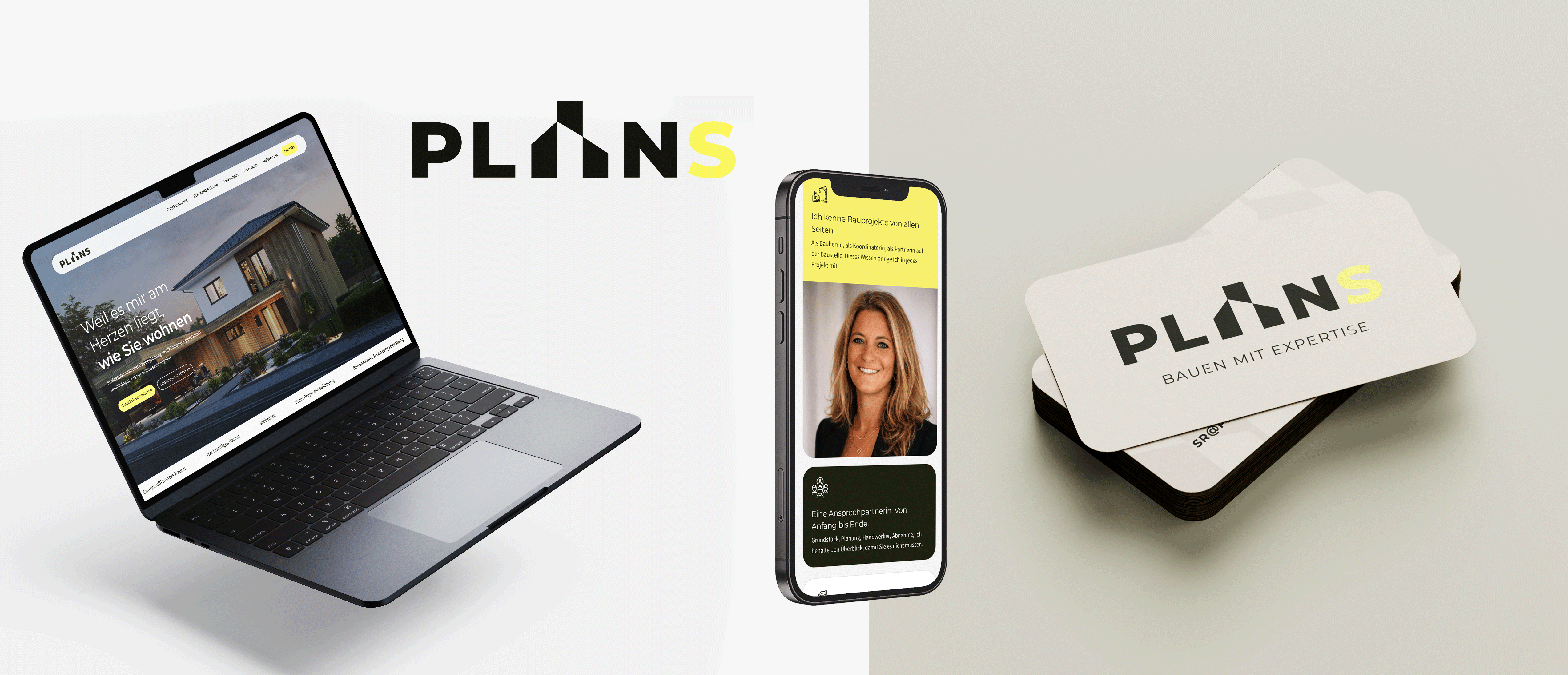 Computer, Laptop und Visitenkarten von PLANS 