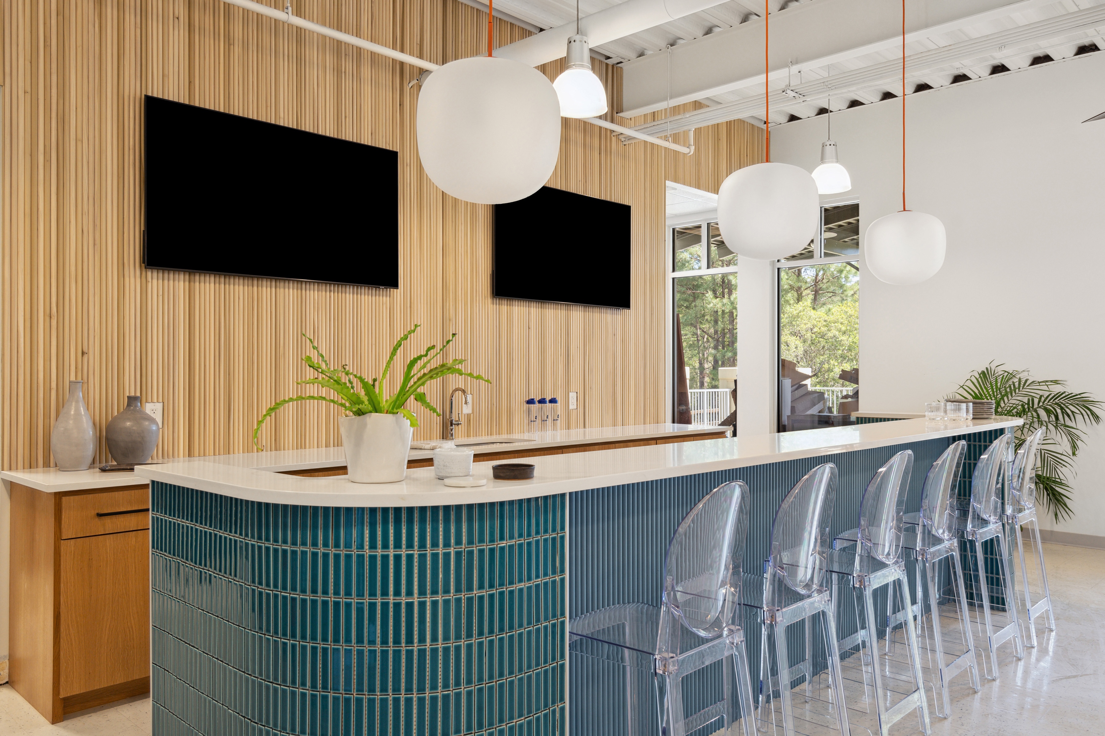 Retail experience of Juliska's flagship designed by PWD Studio. 