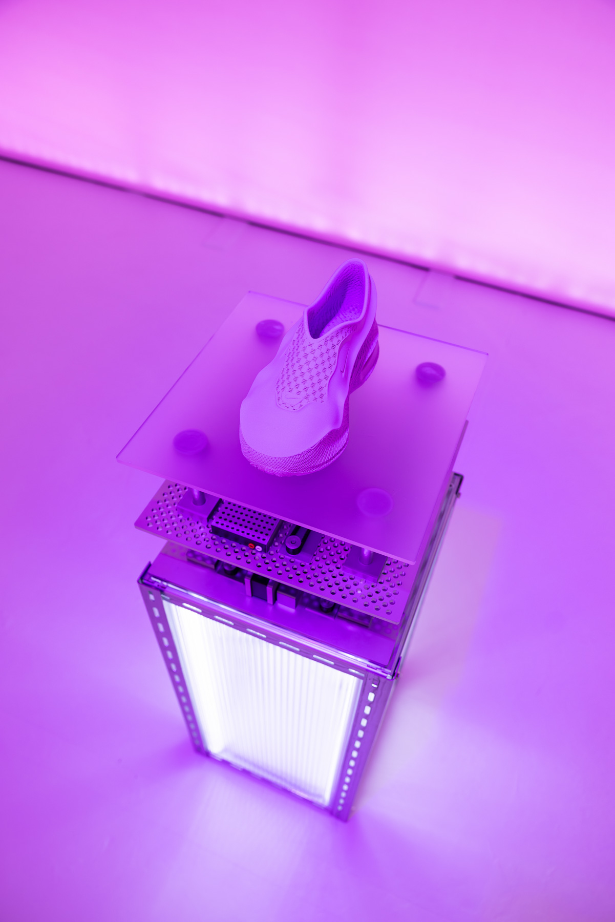 3d printed nike air max 1000 light box