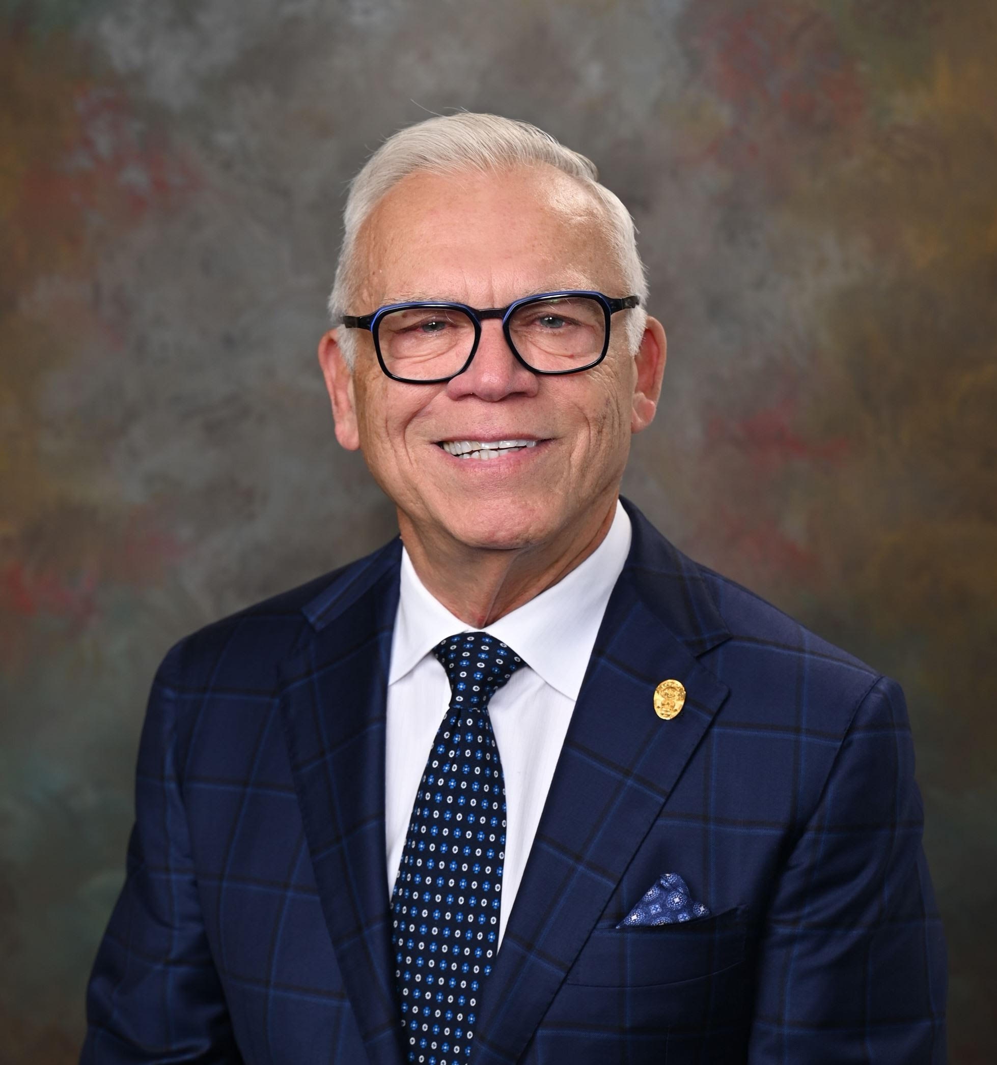 Mayor Nick Derzis, Hoover