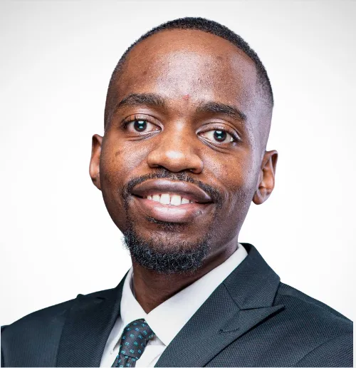 Headshot of Matthew Takadiyi