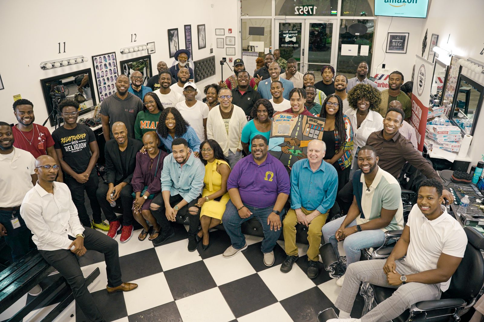 Attendees and partners at the end of a Kredit Academy brand activation