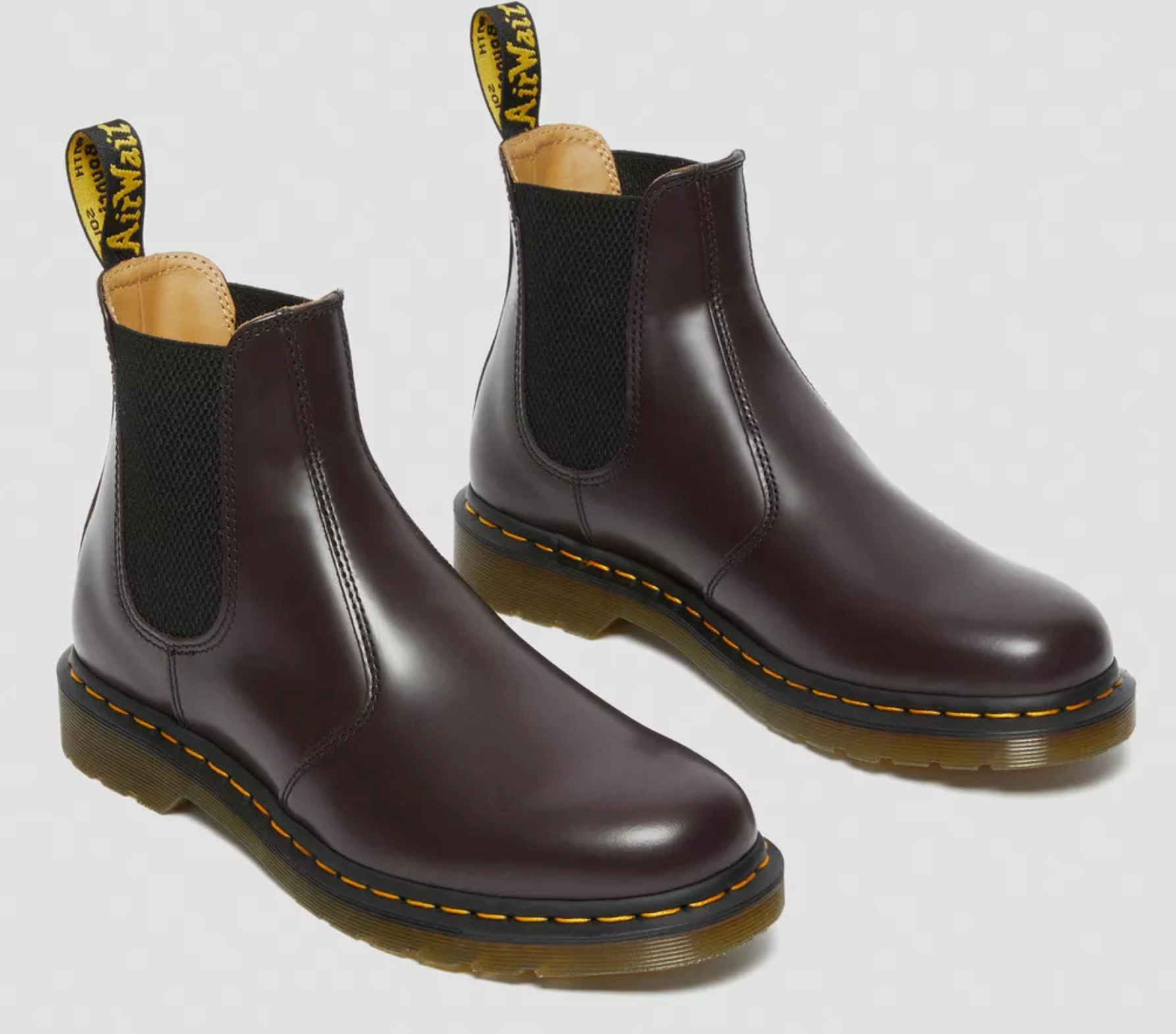 Dr. Martens 2976 Leather Chelsea Boots