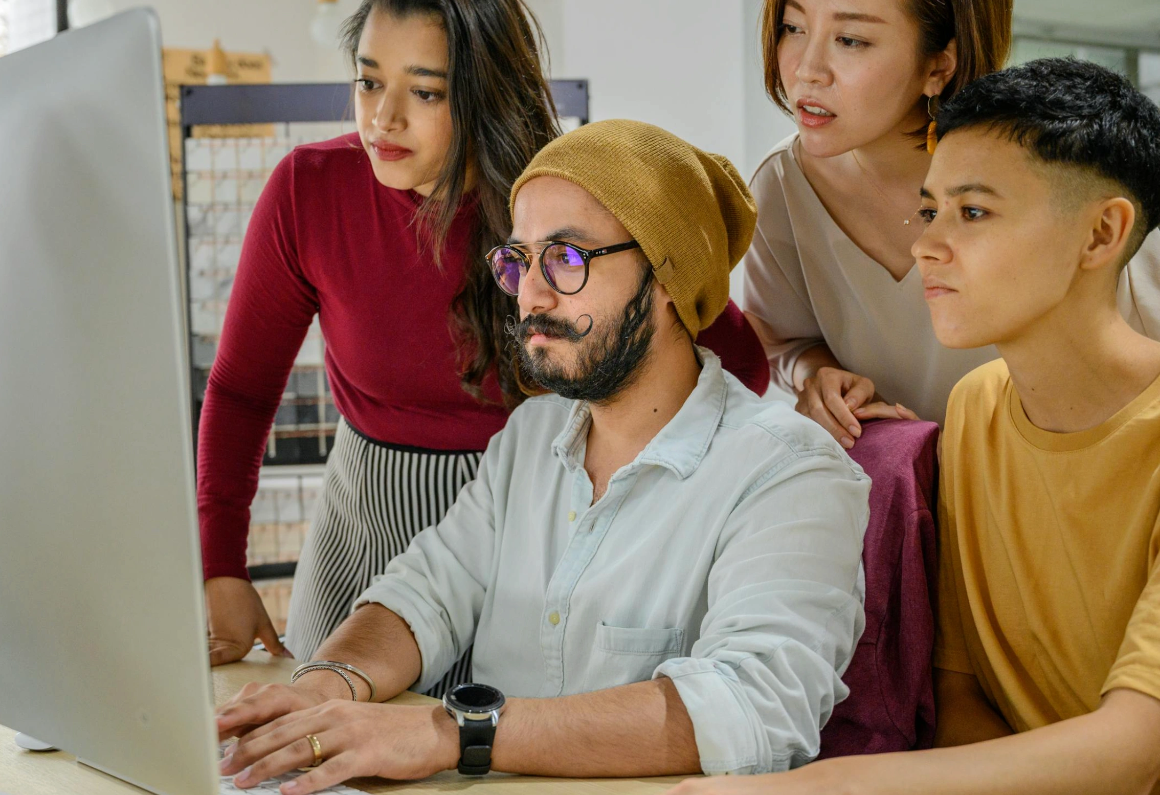 group analyzing computer content
