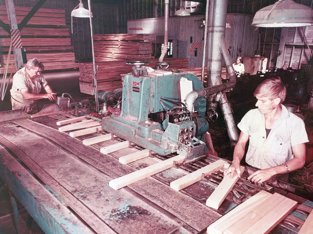 1978 inside Hyne's first Glulam production facility.