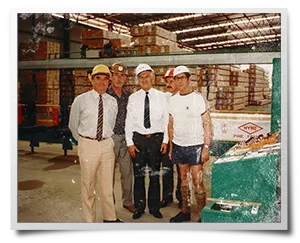 Group photo in Hyne Timber mill in the 1980-1990 period