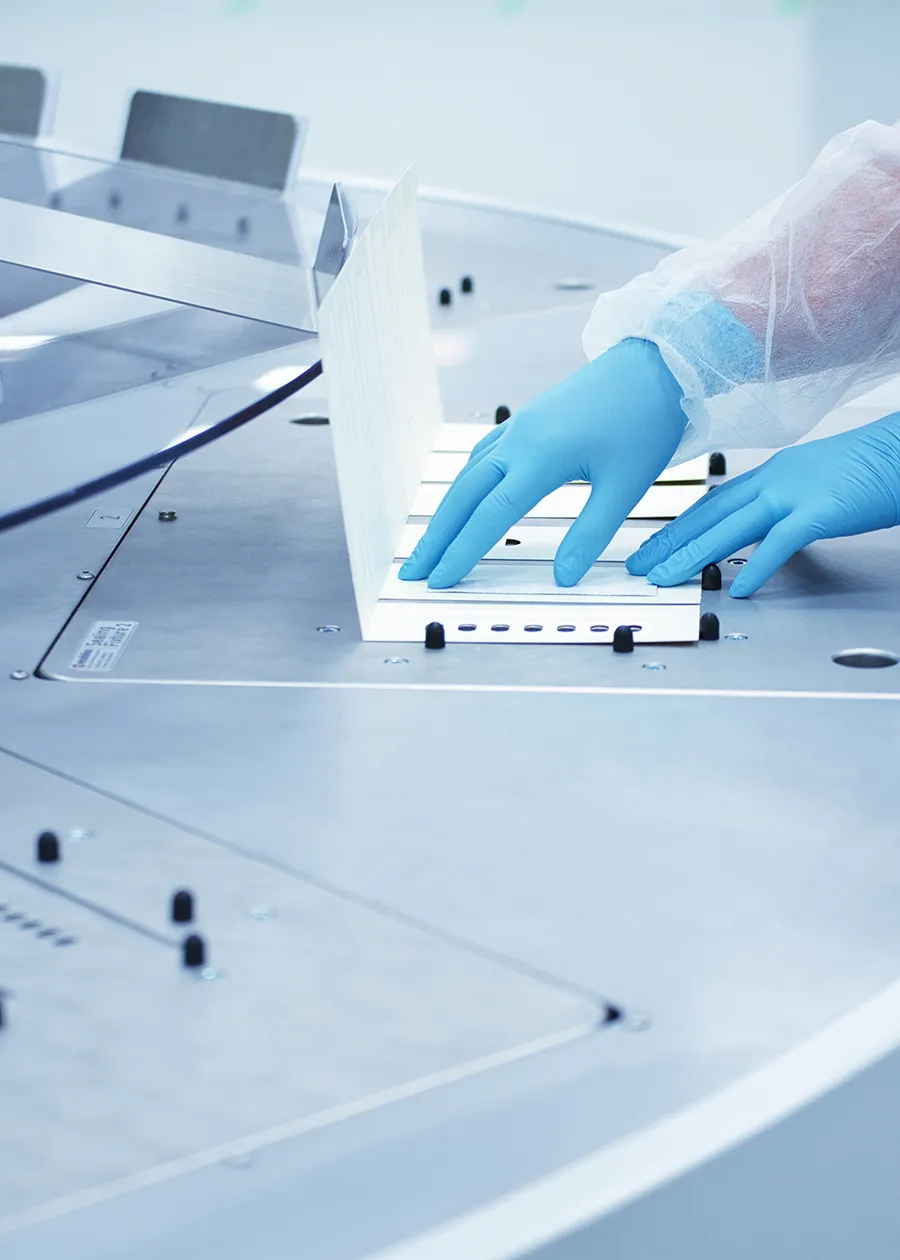 Praktischer Vertragsverpackungs- und Montageprozess