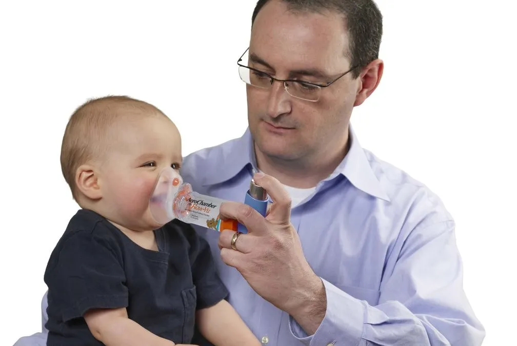 baby using aerochamber