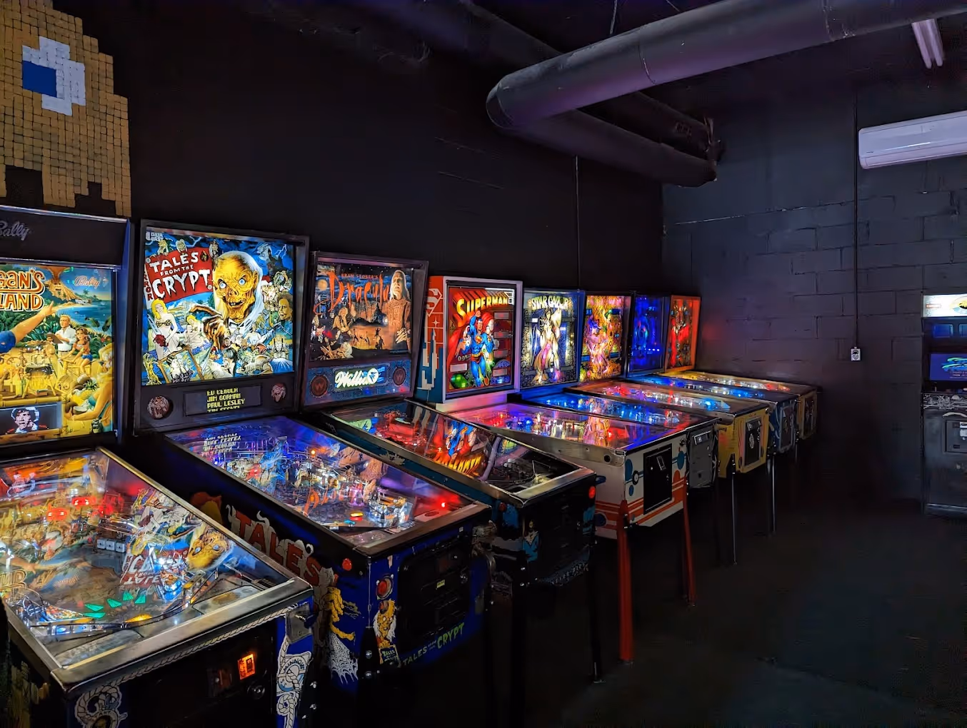 The Ottawa Pinball Arcade (The Neighborhood Pub)