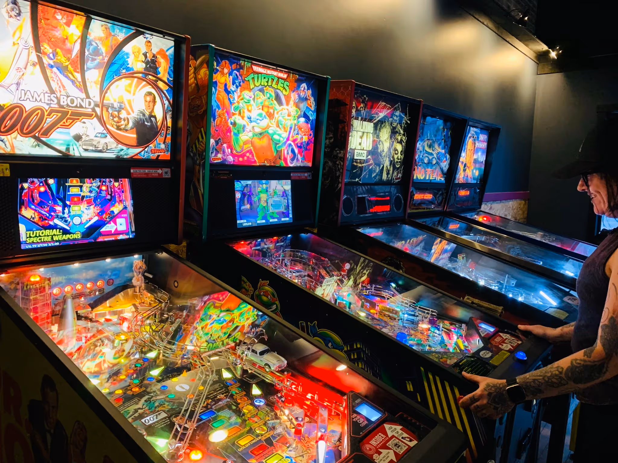 Hoyt's Next Door Lounge