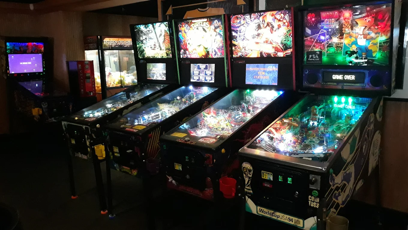 Sneakers Sports Grille