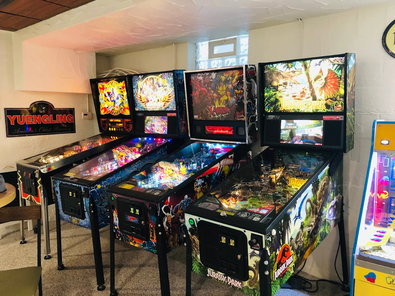 D's Six Pax and Dogz