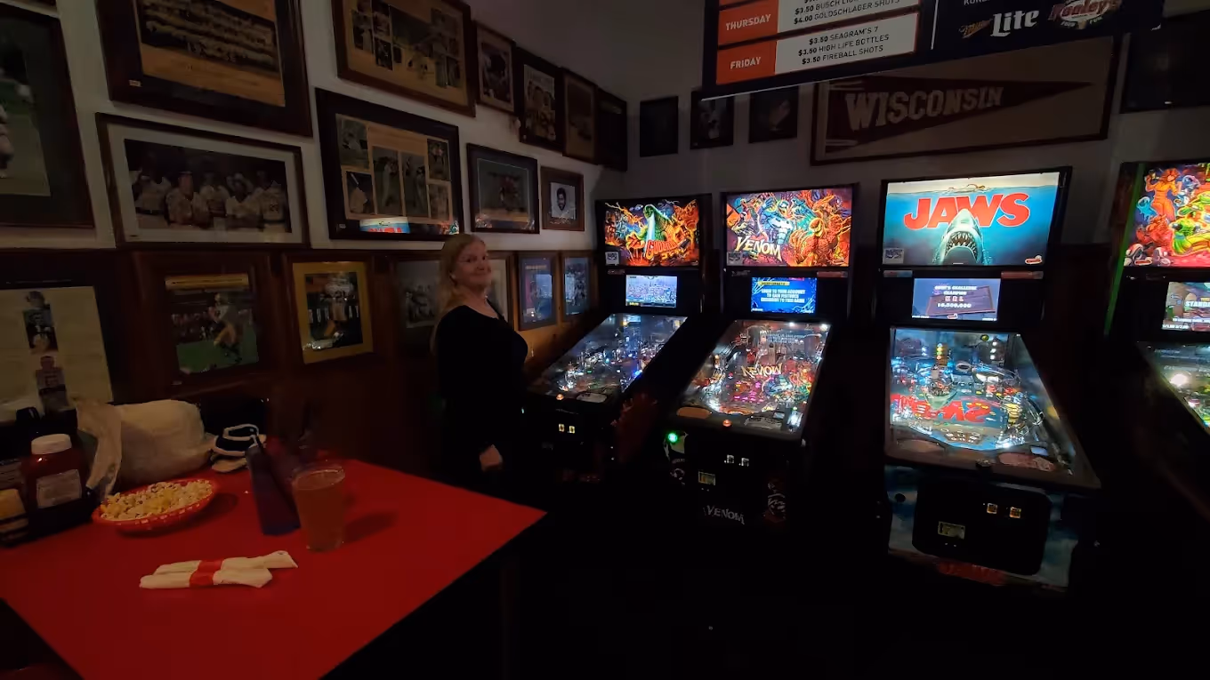 Pooley's Sports Bar and Event Center