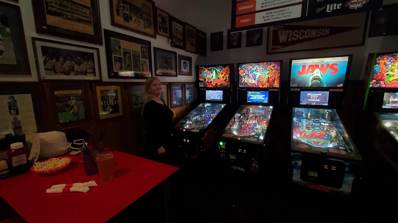 Pooley's Sports Bar and Event Center