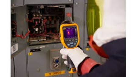 A person using a thermal imaging cameraAI-generated content may be incorrect.