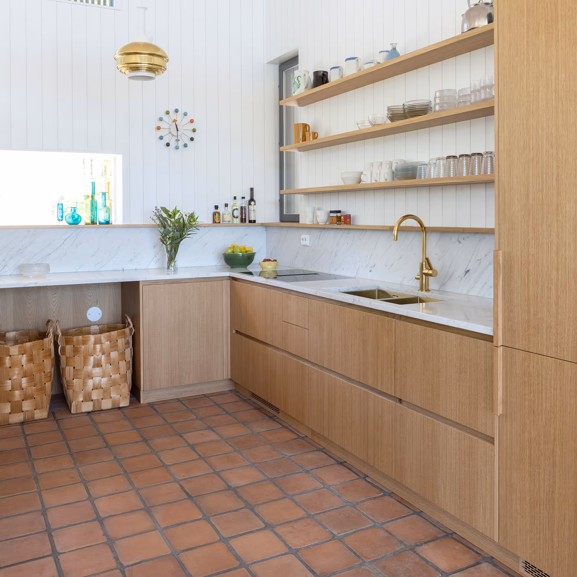 Tammiviilukeittiö, avohyllyt