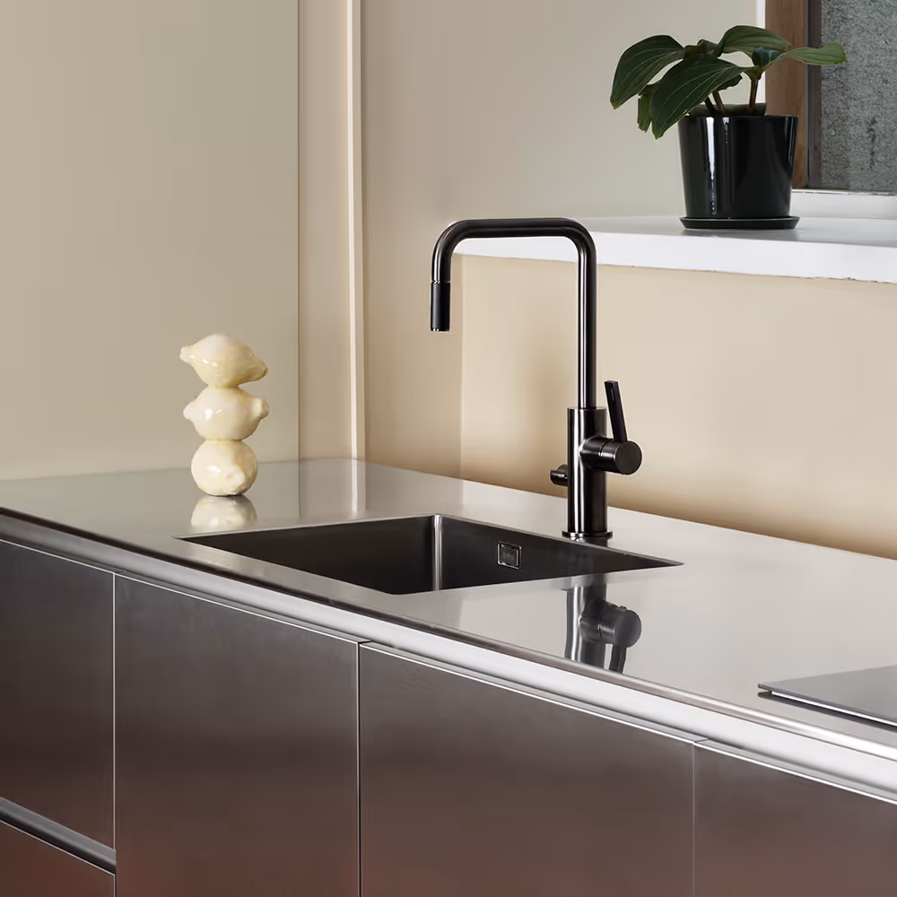 Taamiviilukaappi ja massiivipuurunko