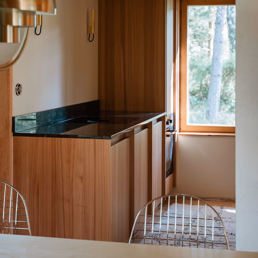 Taamiviilukaappi ja massiivipuurunko