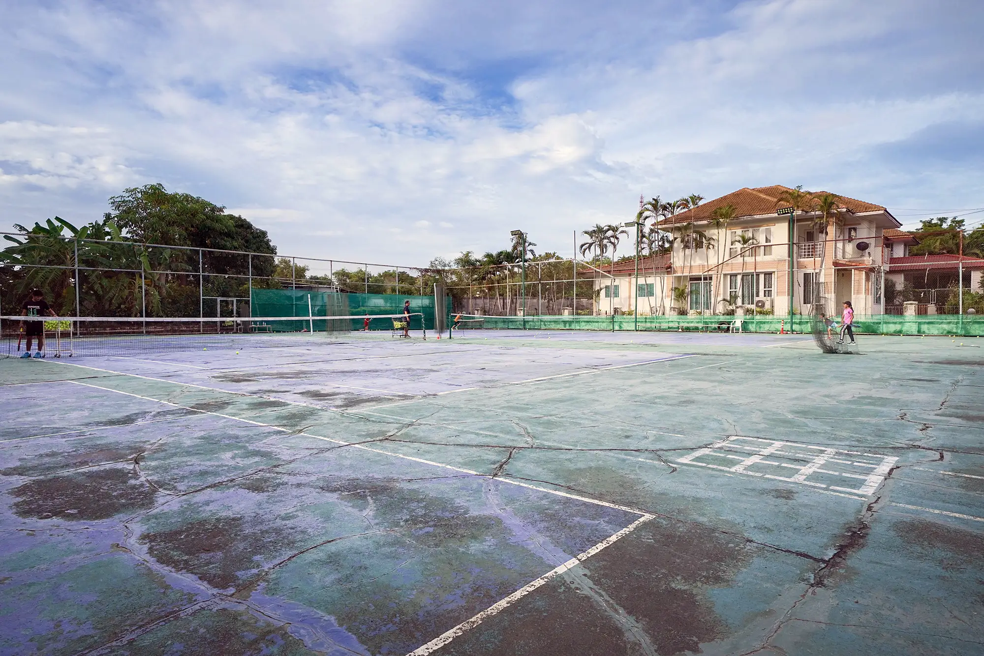 Pattaya - Baan Suan Lalana Condo Tennis cort
