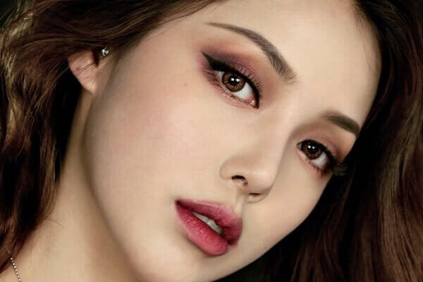 Mẫu chân mày hình lá liễu