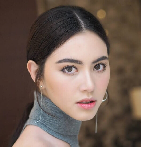 Mẫu chân mày đẹp kiểu Thái