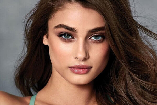 Mẫu chân mày hình lưỡi mác