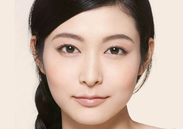 Mẫu chân mày đẹp hình trăng non