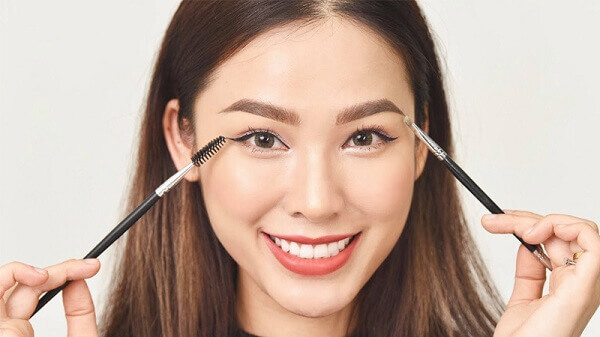 Mẫu chân mày hình chữ V